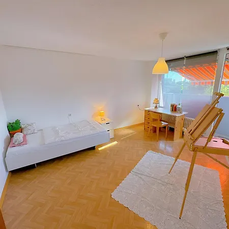 Sonniges Zimmer Quarto em Acomodações Particulares *